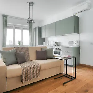 https://zara-homem3-m5-stazione-centrale-10-duomo.italymilanhotels.net