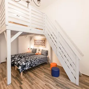 https://family-and-friends-apartment-budapest.inbudapesthotels.com